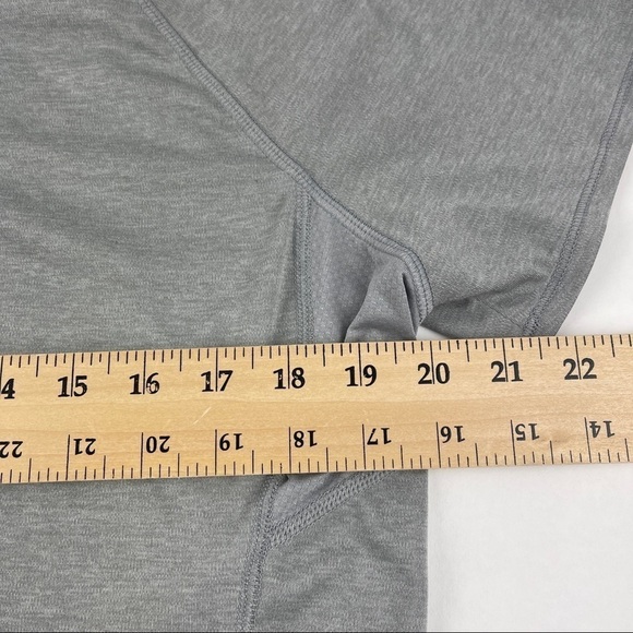 Old Navy Active Tshirt Womens XL Gray Short Sleeve - Picture 6 of 8